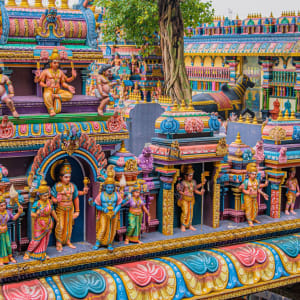 Cameron Highlands de Kuala Lumpur: Kuala Lumpur: Batu Caves Close up of Base Shrine