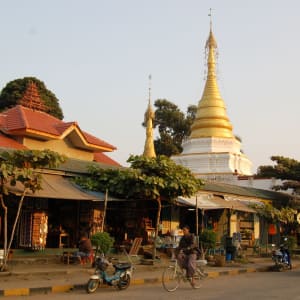 Tribus montagnardes de Kyaing Tong: Kyaing Tong: street scene in the city