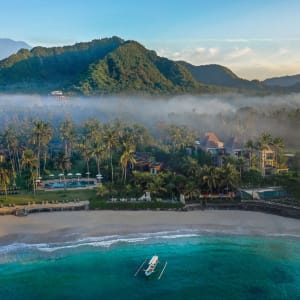 Candi Beach Resort & Spa in Ostbali:  Aerial beachfront view