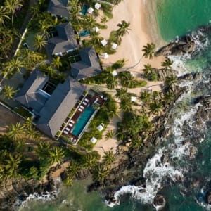 Ahu Bay à Ahungalla:  aerial shot