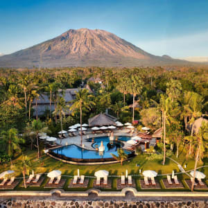 Siddhartha Oceanfront Resort & Spa in Ostbali:  Aerial View Oceanfront and Mount Agung