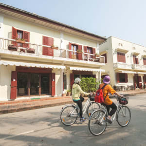 Luang Prabang aktiv erleben: Luang Prabang: Cycling in the streets
