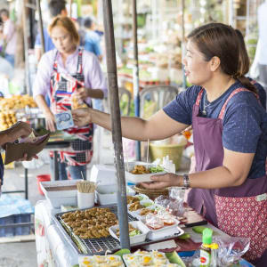 Railway Market & Schwimmender Markt Damnoen Saduak in Bangkok: Markets in Thailand