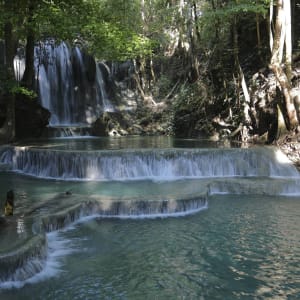 Kreuzfahrt zu den Komodo-Waranen ab Labuan Bajo: Moyo Island Waterfall