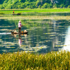 Das Naturreich von Tam Coc in Hanoi: Ninh Binh: Daily life in Van Long Natural Preserve