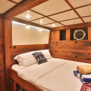 Kreuzfahrt zu den Komodo-Waranen ab Labuan Bajo: Ombak Putih Double Cabin