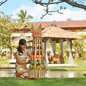 Nusa Dua Beach Hotel & Spa-Handwritten Collection in Südbali:  Balinese Offering