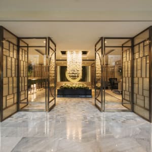 The Peninsula Beijing in Peking:  Jing Restaurant entrance