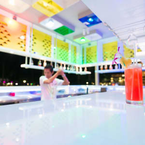 Katathani Phuket Beach Resort:  Pineapple Bar