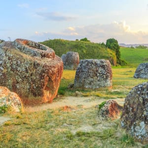 Ebene der Tonkrüge ab Vientiane: Phonesavan: Plain of jars