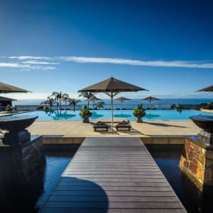 Sankara Hotel & Spa in Yakushima:  Amazing pool with view