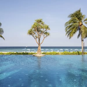 Katathani Phuket Beach Resort:  Beach Club Pool