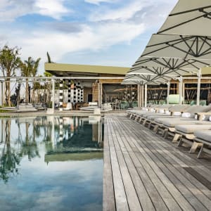 COMO Uma Canggu in Südbali:  Beach Club - Pool Area