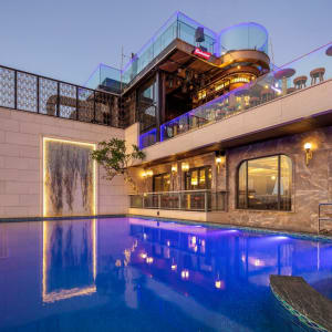 Peridot Grand Luxury Boutique Hotel in Hanoi:  Infinity Pool