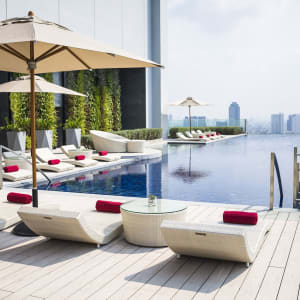 AVANI+ Riverside Bangkok Hotel:  Pool