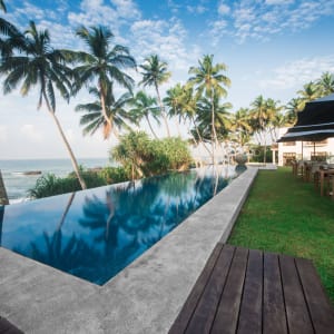 Kumu Beach Hotel à Balapitiya:  Pool