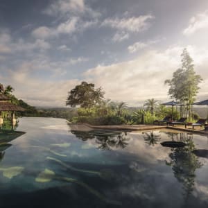 Anantara Golden Triangle Elephant Camp & Resort in Goldenes Dreieck:  Pool at dawn