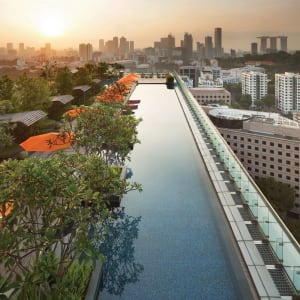 Jen Orchardgateway in Singapur:  Rooftop Infinity Pool