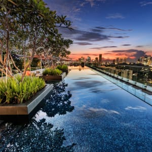 Jen Orchardgateway in Singapur:  Rooftop Infinity Pool