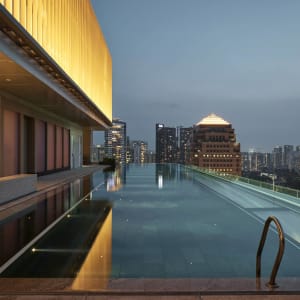 COMO Metropolitan Singapore à Singapour:  Rooftop Pool in the Evening