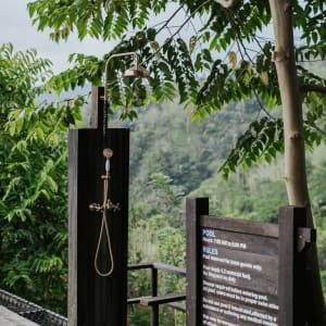 Buahan, a Banyan Tree Escape à Ubud:  Shower near Pool