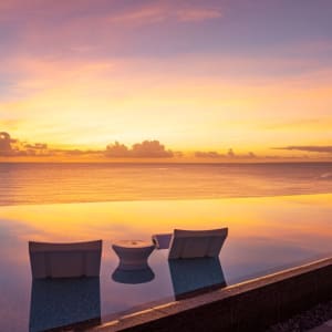Halekulani Okinawa:  Sunset View from the Swimmingpool
