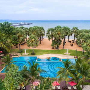 Ravindra Beach Resort & Spa in Pattaya:  Swimming Pool