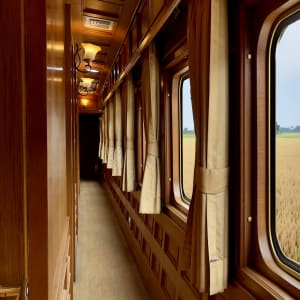 The Blue Jasmine – Train Heritage de Bangkok: Premium Wagon