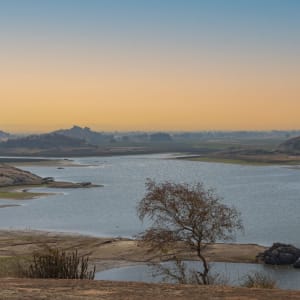 Auf den Spuren der Leoparden ab Udaipur: Rajasthan Jawai dam in the morning