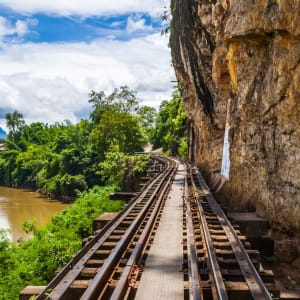 River Kwai Soft Adventure de Bangkok: River Kwai Railway Bridge