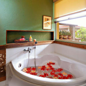 Amarela Resort in Bohol:  Antequera Room | Bathtub