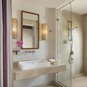 Avani Quy Nhon Resort:  Avani Family Studio | bathroom