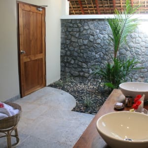 Neeleshwar Hermitage:  Bathroom