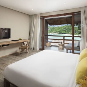 The Beach Club by Haadtien à Ko Tao:  Beach Balcony