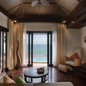 Rawi Warin Resort & Spa in Ko Lanta: Beachfront Pool Villa