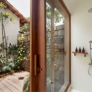 Green Bay Phu Quoc Resort & Spa:  Beachfront Pool Villa | bathroom