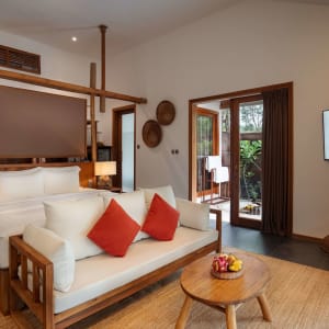 Green Bay Phu Quoc Resort & Spa:  Beachfront Pool Villa | bedroom