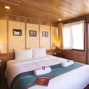 Halong Bucht Kreuzfahrten mit «Bhaya Premium» ab Hanoi: room: Bhaya Legend | Premium Balcony Cabin