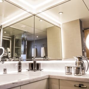 Croisière de rêve au cœur des Moluques de Ambon: room: Cabin | Bathroom