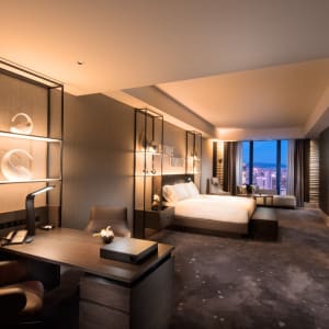 Conrad Osaka:  Conrad Suite | bedroom
