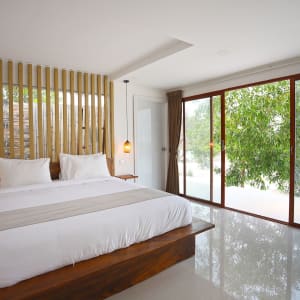 Anaya Koh Rong:  Deluxe