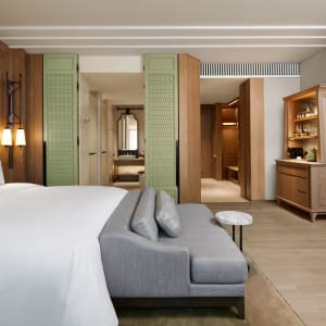 Dusit Thani Bangkok:  Deluxe