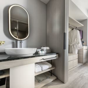 Centara Grand Hotel Osaka:  Deluxe