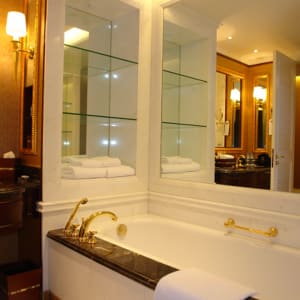 Grand Central Hotel Shanghai:  Deluxe | Bathroom