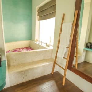 Navutu Dreams Resort & Wellness Retreat in Siem Reap:  Grand Tour | Bathtub