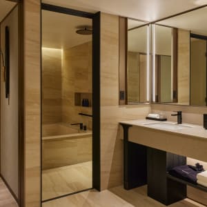 Dusit Thani Kyoto:  Kyoto Suite bathroom