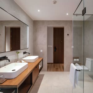 Varana Krabi:  Luxe Plus | Bathroom