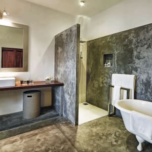 The Fort Printers in Galle:  New wing |  bathroom