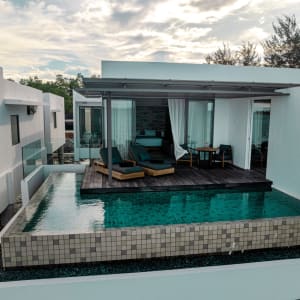 Cove 55 à Kuching:  Ocean Pool Family Villa