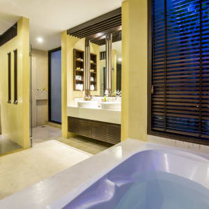 New Star Beach Resort in Ko Samui:  Ocean Pool Villa | Bathroom